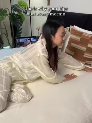 Side sleepers who else wakes up with crazy back pain every single morning? 🫠 #SideSleeperPillow #BackPainRelief #SleepHacks #ChiropractorRecommended 