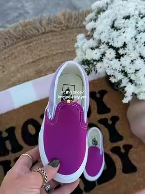 These vans little kids slip on shoes are so darn cute #vans #kidsshoes #girlmom 