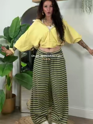I’m 5’3 & 133 wearing a large in the color gray yellow stripe! These are true to size but I wanted these huge so I sized up 2 sizes. 