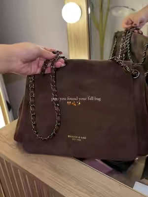 Replying to @✨✨𝓜𝓮𝓵𝓲𝓼𝓼𝓪✨✨ this is what your fall outfits were missing 🤎😍 #affordablebags #fallwinterfashion #shoulderbags #bagsforwomen 
