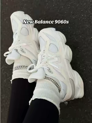You’ll never go wrong with this style ✨ @Fly Kicks #newbalance #newbalance9060 #comfyshoes #falloutfits 