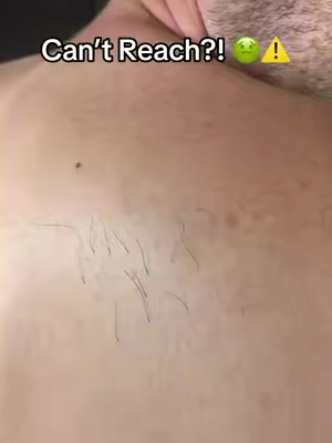Can’t reach the back hair?!#hairyback 