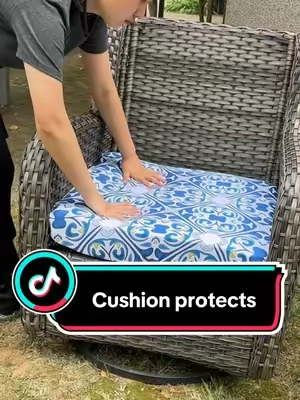 this one is a easy fix, saving you from an expensive patio furniture purchase you don’t need #patiomakeover #instantupgrade #outdoorfurniturehack #cushionscover #outdoorliving
