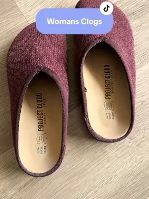 The clogs I’ll be living in all season 🤎 So cute, cozy, and easy to throw on with everything!@Project Cloud  #ProjectCloud #WomensClogs #FallShoes #CozyStyle #ChristmasGiftIdeas 