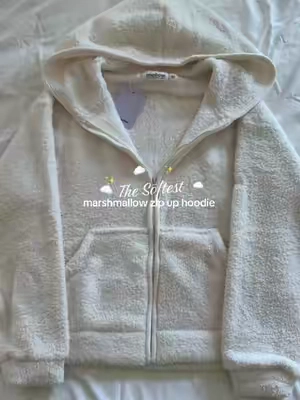 So soft and cozy 🧸☁️ @Mellow Sleep #mellow #mellowhoodie #hoodieszn #winterfashion #cozy 