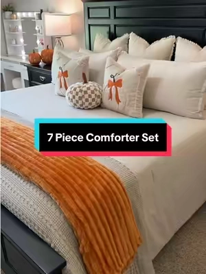 Getting a larger comforter will completely change the way your bed looks!!  #comforter #fallbedding #comforterset #bedding #beddingset 