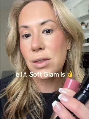 I keep admiring my skin everytime I wear this! ✨💅 @e.l.f. Cosmetics #eyeslipsface #elfsoftglam #drugstorefoundation #holidaybeautydeals 