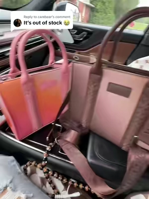 Replying to @carebear The Coffee Brown gradient Wrangler tote is perfect for fall 🍂🤎#Wrangler #WranglerBags #MiniTote #GradientBag #FallHandbag @Rustic Charm Bootic 