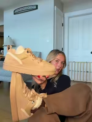 Ok but I loveeee them #boots #sneakers #falloutfit #fallfashion #winterfashion 