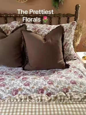 It’s the little floral details for me 🌸🤎 Such a pretty mix of color and pattern without feeling too busy. These completely changed the look of the bed #CozyBedroom #bedsheets #comfybedsheets #sheets 
