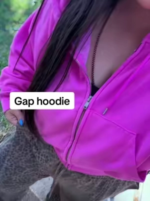 @Gap #gap #hoodie #plussizefashion #tiktokshopstockup #spotlightfinds 