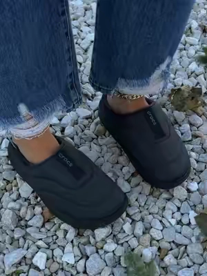 @Crocs #crocs #fallshoes #tiktokshopstockup #CrocsSeptemberSpotlight #crocsshoes 
