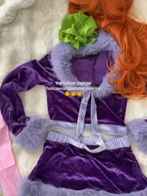 soooo cute 🎃😭  #daphnecosplay #daphne #halloweencostume #halloweencostumes #halloween 