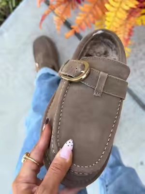 Cozy season is here! #cushionaire #cushionaireclogs #suedeclogs #cutefallshoes @Cushionaire 