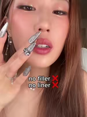 how i keep my lips fat and juicy @Laka US #laka #lipplumper #lipgloss #kbeauty #makeup 