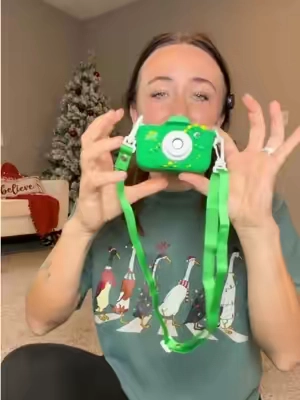 soooo cute for littles 🥹📸 #stockingstufferideas #toddlercamera #screenfreeactivities #travelingwithkids 