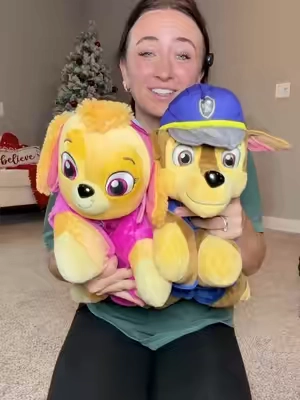 toddler MUST HAVE 🥹☁️🌙 #christmasgiftideas #toddlermusthave #pillowpets #travelingwithkids 