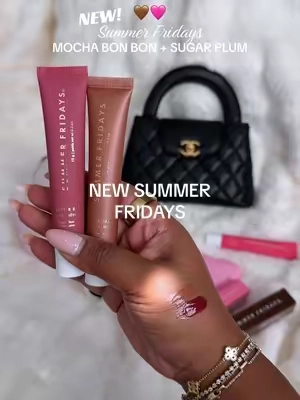 These shades are soo pretty! And they are in a bundle on sale!! RUN!💨🤎🩷 @Summer Fridays #summerfridays #summerfridaysholiday #summerfridayslipbutterbalm #lipbutterbalm 