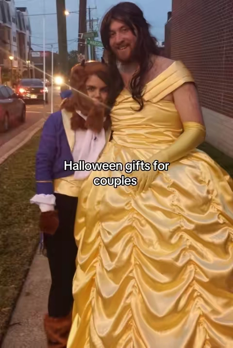drop your couples costume in the comments #halloween #couplecostumes #halloweencostume 