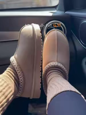 #slippers #cozyslippers #indoorslippers #falloutfits #blackfridaysale 