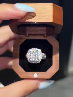 Tell me why this ring looks so expensive ✨😍#rings #engagementring #travelring #weddingring #jewelry 