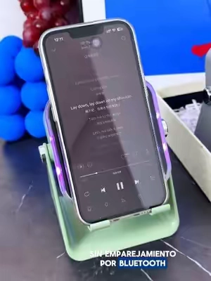 Qué sería de una fiesta sin música? 🎄🎶 Pon tu celular encima para disfrutar del sonido y las luces de colores ✨ También carga—¡cómpralo ya! #tiktokshopfalldealsforyou #Musicbox #Speaker #HolidayParty #TechFinds