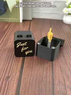 Prepárate para una divertida sorpresa.#spotlightfinds #GiftIdeas #CreativeGifts #fungadgets    #GalentinesDay 