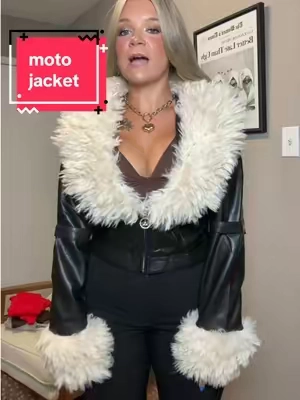 loving this moto jacket with the furrrr🤪🤪🤪 #motojacket #leatherjacket 
