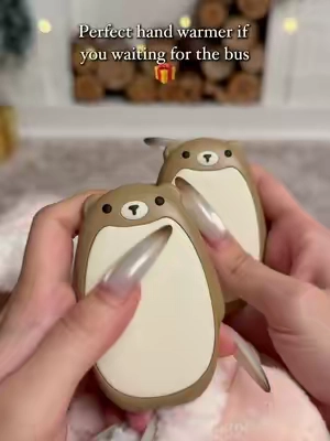 Why didn’t I find this tiny hand warmer earlier omg it’s a game changer 🥶 #HandWarmer #WinterMustHave #PortableHandWarmer #ColdWeatherEssentials