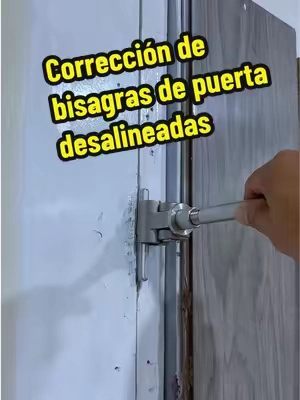 ¿Tu puerta sigue rozando contra el suelo? #wrench #door #repair #hometools #handyman 
