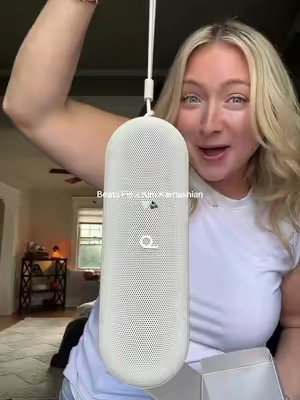 aethetic look, even better sound 🤍 #beatspill #beats #portablespeaker #speaker #kimkardashian 
