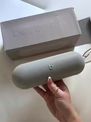 Beats Pill x Kim Kardashian did their big one with this 🤍🔊 #beatspill #beats #portablespeaker #speaker #kimkardashian 