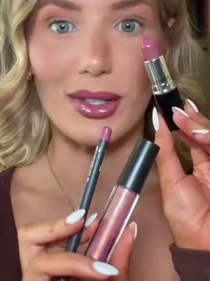 I’m wearing the Light/Medium option🎀  @M.A.C Cosmetics Store #lipcombo #BeautyTok #tiktokshopblackfriday #tiktokshopcosmetics #ttsbeautybesties 