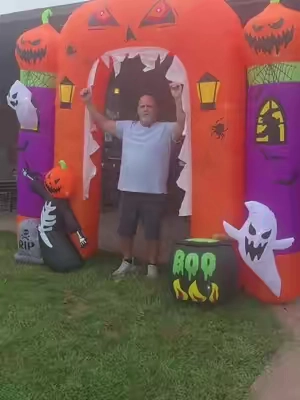 10' Halloween spooky blow up decoration #halloween #halloweendecorations #spooky #trickortreat #ghosts 