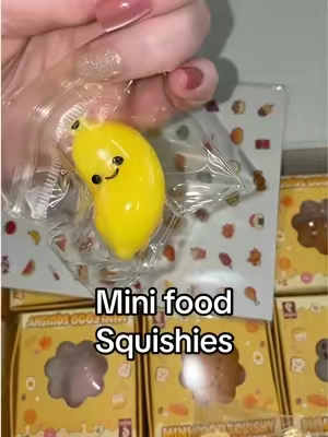 Individually boxed mini food squishy’s 🍌🍓🍰🍴