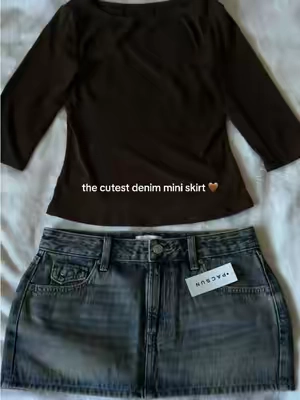 the perfect skirt for fall 🍂 #miniskirt #denimskirt #falloutfits #skirt #mini 