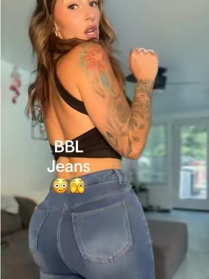 Excuse me @Halara_official what in the WORLD?!? Holy boottyyyy liftiiinngggg jeans!

#halara #halarajeans #halaralistens #bbljeans #bootyliftingjeans 