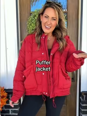 OmGosh this RED!! 😍 @SCUSTY #pufferjacket #shopforless  