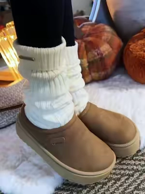 Okay, I’m officially bringing leg warmers back—they’re such a cute way to add a cozy little touch to an outfit 🤎🧦✨ #LegWarmers #CozyAccessories #FallAccessories #FallFashion #CozyStyle