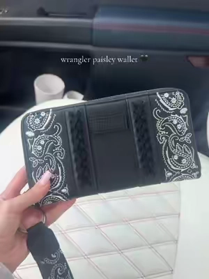 the perfect wallet 🫶 #wrangler #wallet #wranglerwallet #wristlet #westernfashion 