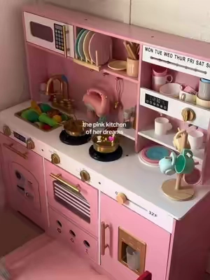 The cutest little kitchen ever 🥹🩷 #playkitchen #toddlerfinds #pretendplay #toddlertoys #playroom 