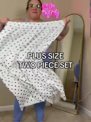 This two-piece set comes in plus size up to size 5X! I am obsessed with the polkadots and how versatile it is. It's an oversized set that is so comfortable for fall. #tiktokshopstockup #plussize #plussizeclothing #twopieceset 