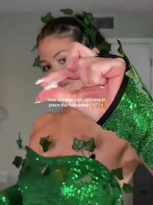 halloween hacks😍 #bondiebodyadhesive #halloween #fashionhacks 
