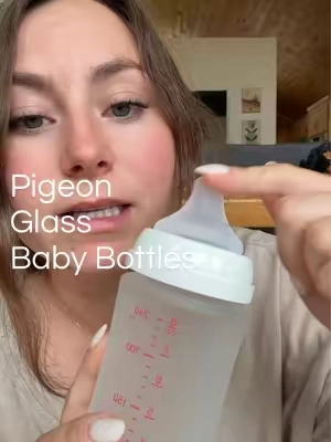 These little 5 oz bottles have been perfect for her smaller feeds lately 🍼🤍 #pigeonbaby #combofeeding #babybottles #glassbabybottle #breastfeedingmom