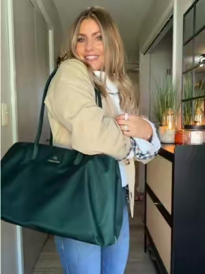 If you’re not the #diaperbag backpack mom this hold all bag from #irisandrainbow is such an amazing option #mombag #gymbag