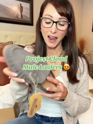 The style of loafers in every fashion blog for fall! These are perfect. @Project Cloud #loafermules #sliponloafers #fallstyleinspo #fallfashiontrends #projectcloud 