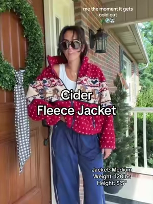 I sized up 1 size for more of an oversized look.. it’s so soft and cozy ❄️ #cider #fleecejacket 