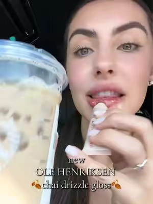 Chai latte lips🤎🍂☕️ @Olehenriksen #olehenriksen #fallaesthetic #tiktokshopstockup #peptideliptreatment #lipbalm