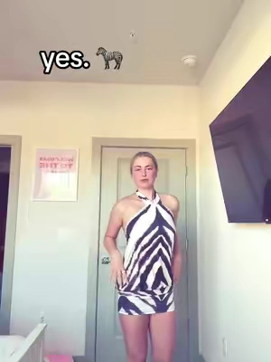 Obsessed 🦓🦓🤭🤭🤭 #fashiontiktok 