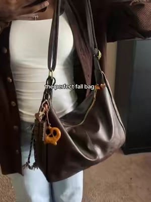 the bag i’ll be wearing all fall!! #shoulderbag #bag #brownbag #fashionfinds #tiktokshopcreatorpicks
